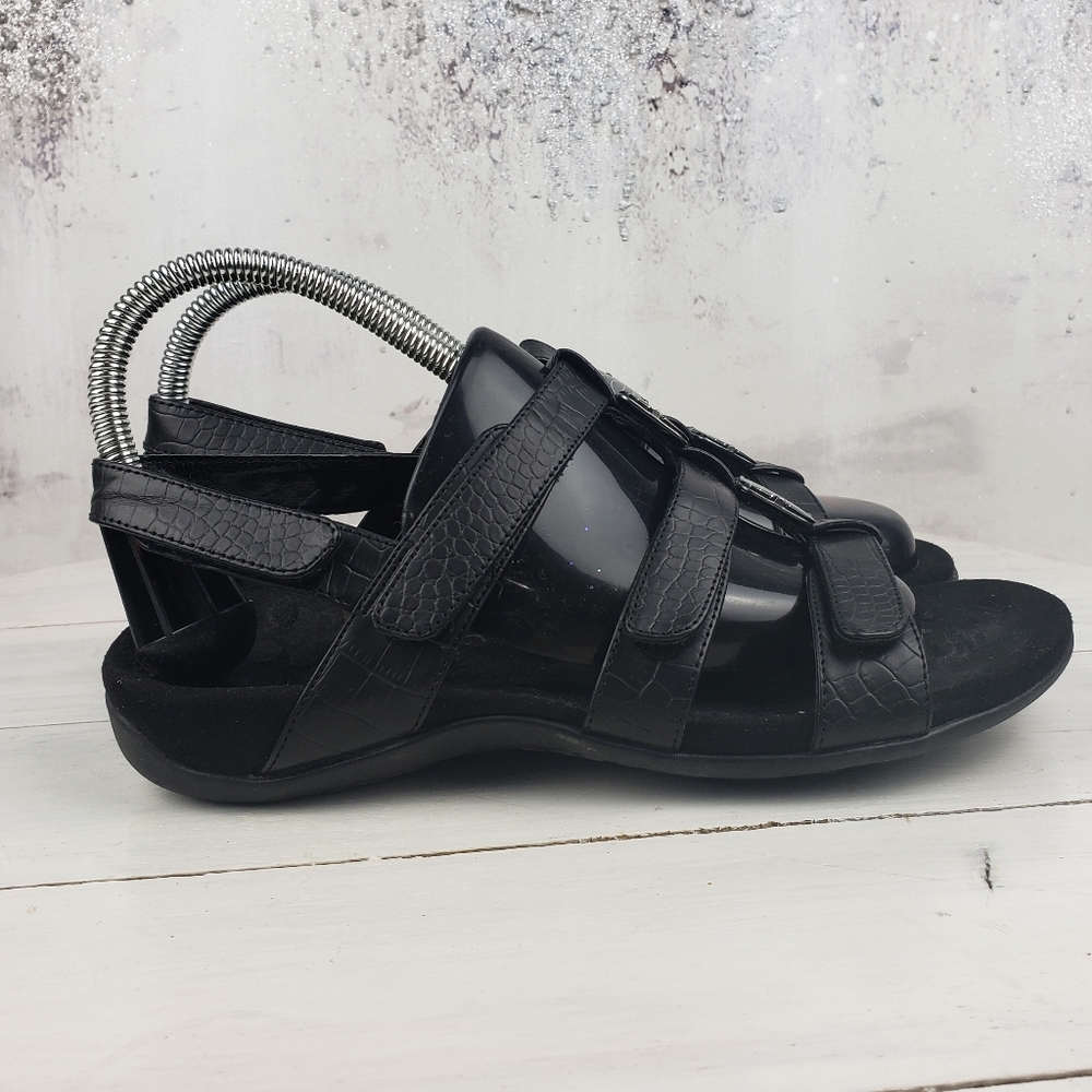 436GAP Vionic Amber black strappy sandals 7